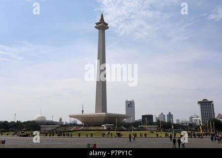 Jakarta, Indonesien - 20. Juni 2018: Das National Monument in Merdeka Square im Zentrum der indonesischen Hauptstadt Jakarta. Stockfoto