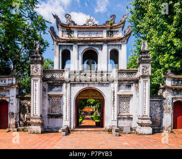 Haupteingang zum Tempel der Literatur, Hanoi, Vietnam Stockfoto