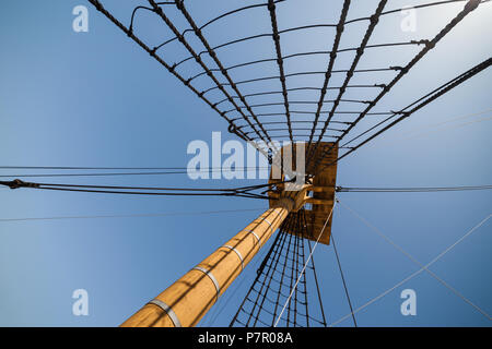 Fragata D. Fernando II e Gloria Schiff, Mast und Rigg, Takelage mit Wanten, fregatte der Portugiesischen Marine in Cacilhas, Almada, Portugal, 1. Stockfoto