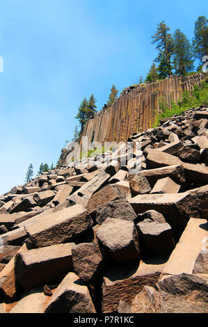 Devils Postpile National Monument ist eine der Hauptattraktionen in den Mammoth Lakes area. Sie ist einzigartig. Stockfoto