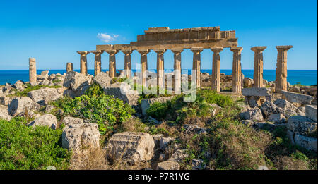 Ruinen in Selinunte, archäologische Ausgrabungen und antike griechische Stadt in Sizilien, Italien. Stockfoto