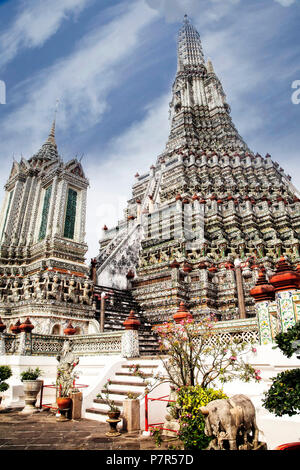 Wat Arun auf dem choa Phraya. Bangkok, Thailand. Stockfoto