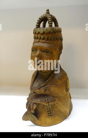 Englisch: Queen Victoria, Yoruba, Nigeria, späten 19. bis frühen 20. Jahrhundert, Holz. Von einer amtlichen Foto von Königin Victoria, 1887. Ausstellung im Rautenstrauch-Joest-Museum - Köln, Deutschland. 29 November 2015, 09:45:41 324 Queen Victoria, Yoruba, Nigeria, späten 19. bis frühen 20. Jahrhundert, Holz - Rautenstrauch-Joest-Museum - DSC 00314 Stockfoto