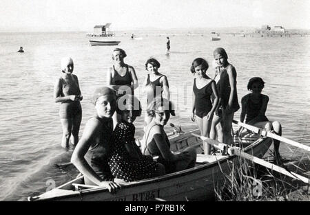 Englisch: Jane Haining (6. Juni 1897 - 16. August 1944) war eine Kirche von Schottland Missionar. Sie arbeitete in Budapest, wo sie von den Nazis 1944 verhaftet wurde. Dies sind die Bilder und ihren Willen, dass sie mit der Kirche von Schottland 1942 Links. 1942 219 Jane Haining Kajak Stockfoto