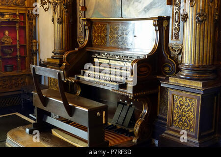 Englisch: Innenansicht von Vizcaya Museum und Gärten - Miami, Florida, USA. 13 März 2017, 11:40:30 248 Wohnzimmer Orgel - Vizcaya Museum und Gärten - Miami, Florida - DSC 08348 Stockfoto