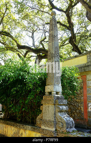 Englisch: Vizcaya Museum und Gärten - Miami, Florida, USA. 13 März 2017, 12:39:28 290 Obelisk - Vizcaya Museum und Gärten - Miami, Florida - DSC 08655 Stockfoto