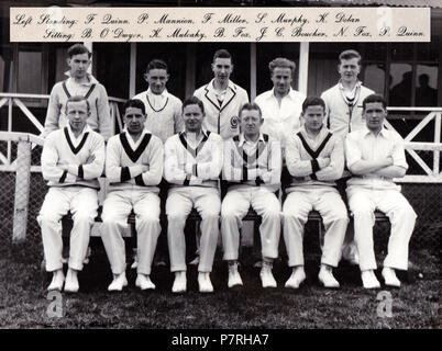 Deutsch: Dies ist ein Foto des Teams der letzten Schüler von Belvedere Hochschule, die einen Cricket Match gegen Belvedere Hochschule im Jahr 1936 gespielt. 8 1936 Vergangenheit vs vorhanden 2. Stockfoto