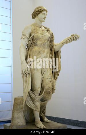 Römische Kunst. Die Flora Maior oder Flora Farnese. Kolossalstatue, Teil des Farnese-Sammlung. 2. Jahrhundert n. Chr. Nationales Archäologisches Museum, Naples. Italien. Stockfoto