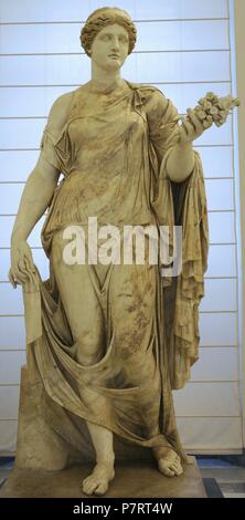 Römische Kunst. Die Flora Maior oder Flora Farnese. Kolossalstatue, Teil des Farnese-Sammlung. 2. Jahrhundert n. Chr. Nationales Archäologisches Museum, Naples. Italien. Stockfoto