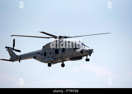 NHindustries NN 90 NFH multi Mission maritime Heli im Flug. Somerset, England Großbritannien Stockfoto