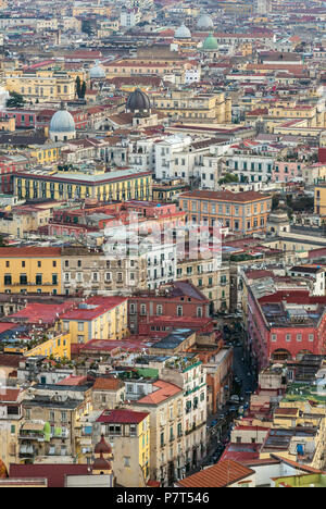 Top Blick auf die Innenstadt von Neapel, Italien Stockfoto