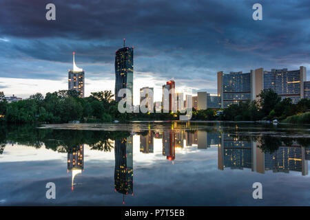 Wien, Wien: See Kaiserwasser, Donaucity mit DC Tower 1, UN-Gebäude UNO in Österreich, Wien, 22. Donaustadt Stockfoto