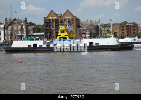 Woolwich Ferry, Themse, London, UK Stockfoto