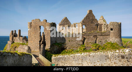 Großbritannien, Nordirland, Co Antrim, Dunluce Castle, Panoramablick Stockfoto