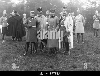 Kaisermanöver in Württemberg, Baden und Bayern 1909 Von links: Erbprinz v. Hohenzollern Erzherzog Franz Salvator v. Österreich Herzog v. Mecklenburg Erzherzog u. [Österr eichischer] Thronfolger Franz Ferdinand 56 Bundesarchiv, Bild 136-C0681, Süddeutschland, Kaisermanöver, Erzherzog Franz Ferdinand Stockfoto