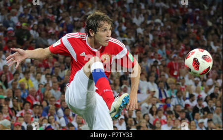 Sochi, Russland. 07 Juli, 2018. Wm-Viertelfinale zwischen Russland und Kroatien am Fisht Stadion. Russlands Mario Fernandes. Credit: Christian Charisius/dpa/Alamy leben Nachrichten Stockfoto