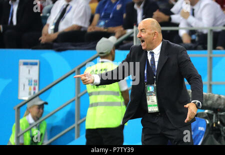 Sochi, Russland. 07 Juli, 2018. Wm-Viertelfinale zwischen Russland und Kroatien am Fisht Stadion. Die russische Manager Stanislav Cherchesov gestikuliert. Credit: Christian Charisius/dpa/Alamy leben Nachrichten Stockfoto