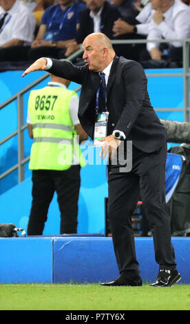 Sochi, Russland. 07 Juli, 2018. Wm-Viertelfinale zwischen Russland und Kroatien am Fisht Stadion. Die russische Manager Stanislav Cherchesov gestikuliert. Credit: Christian Charisius/dpa/Alamy leben Nachrichten Stockfoto
