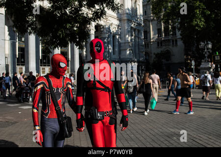 Madrid, Spanien. 7. Juli 2018. Nachtschwärmer beteiligen Sie sich an der Gay Pride Parade in Madrid, Spanien 2018. Credit: Marcos del Mazo/Alamy leben Nachrichten Stockfoto