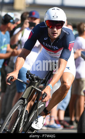 Frankfurt am Main, Deutschland. 08 Juli, 2018. Vom 8. Juli 2018, Frankfurt/Main, Deutschland: Jan Frodeno aus Deutschland, sein Fahrrad in der zweiten Runde während des Ironman Europameisterschaft. Foto: Arne Dedert/dpa Quelle: dpa Picture alliance/Alamy leben Nachrichten Stockfoto