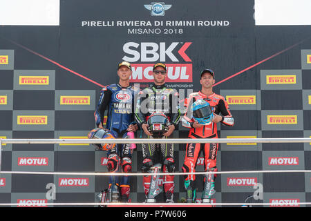 Misano, Italien. 08 Juli, 2018. Juli 8, 2018-01, Jonathan Rea, GBR, Kawasaki ZX-10RR, Kawasaki Racing Team WorldSBK, 60, Michael van der Mark, NED, Yamaha YZF R 1, Pata Yamaha offizielle WorldSBK Team, 33, Marco Melandri, ITA, Ducati Panigale R, Aruba.it Racing - Ducati, Aktion während der WorldSBK Rennen 2 des Pirelli Riviera di Rimini, die am 8. Juli 2018 in Misano World Circuit Marco Simoncelli'', Italien Quelle: Dario Dominin/AFP 7/ZUMA Draht/Alamy Live News Credit: ZUMA Press, Inc./Alamy leben Nachrichten Stockfoto