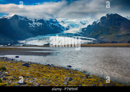 Skaftafell, Südosten Islands. 18 Juni, 2018. Die Svinafellsjokull Gletscher Vatnajökull National Prak in der Nähe von Skaftafell, Südosten Islands. Credit: Csm/Alamy leben Nachrichten Stockfoto