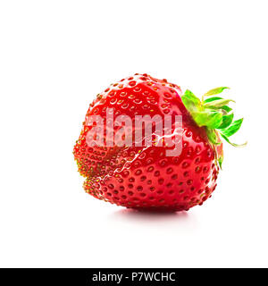 Erdbeere isoliert auf weißem Hintergrund Stockfoto