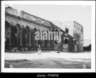 Britisch-Indien, Mandu (Mandav): Palast; Ein langgezogenes Gebäude mit Säulen. Von 1939 bis 1940 68 CH-NB-Britisch-Indien, Mandu (Mandav) - Palast - Annemarie Schwarzenbach - SLA-Schwarzenbach-A -5-23-091 Stockfoto