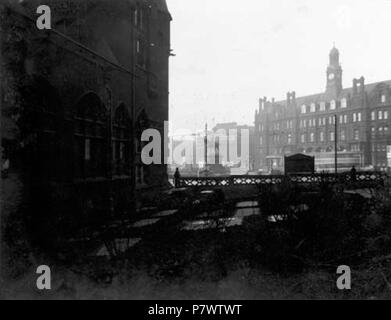 City Square, Leeds, West Yorkshire, England - Neben der Mill Hill Unitarian Kapelle, deren Wand ist auf der linken Seite gesehen. 1935 92 Marktplatz mit Mill Hill Kapelle003 Stockfoto