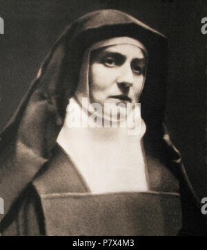 Deutsch: Das so genannte "Pass" Foto in der Tür des Kölner Karmel. Ein Passbild, dass Edith Stein (1891-1942) hatte genommen zu haben für ihren Reisepass (Ca. Dezember 1938-1939) vor zu Echt, Niederlande bewegt. Edith Stein, eine Deutsch-jüdische Philosoph, der Römisch-katholischen Kirche konvertierten, wurde zu einem Unbeschuhten Karmelitin und nahmen die religiösen Namen Teresia Benedicta vom Kreuz. Am 7. August 1942, Deportiert in das KZ Auschwitz und in einer Gaskammer getötet. Español: La llamada Foto del'pasaporte', tomada en La Puerta del Carmelo de Colonia. Se t Stockfoto