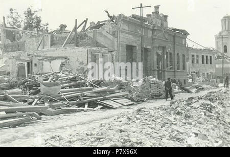 / Srpski: Fotografije Smedereva neposredno Pre i nakon katastrofalne eksplozije Juna 1941. u kojoj je više poginulo hiljada ljudi u jednom Danu - Uništene zgrade U centru Smedereva. 1941 143 Eksplozija u Smederevu 1941 08. Stockfoto