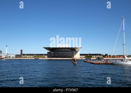 Kopenhagener Oper am Wasser, Kopenhagen, Dänemark Stockfoto