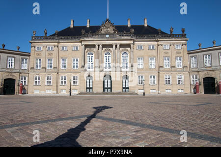 Schloss Amalienborg Schlossplatz - Kopenhagen, Kopenhagen, Dänemark Stockfoto