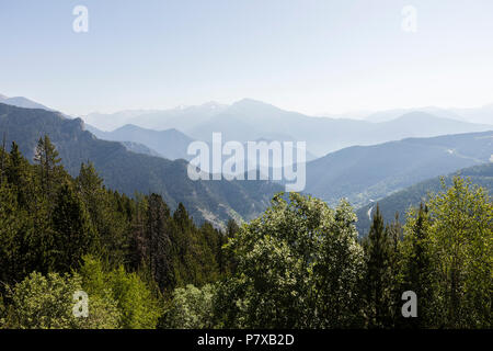 Landschaft auf dem Coll de la botella im Bereich Pal Arisal in Andorra Stockfoto