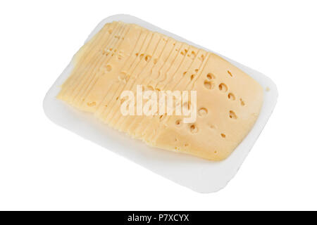 Geschnittenen Käse mit den grossen Löchern auf weißem Hintergrund, Nahaufnahme Stockfoto