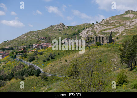 Troina ist eine Stadt, die ehemalige Bischofsstadt, Gemeinde (Gemeinde) und Latein der römisch-katholischen Kirche in der Provinz Ragusa, Sizilien, Italien. Es befindet sich im Verzeichnis Stockfoto