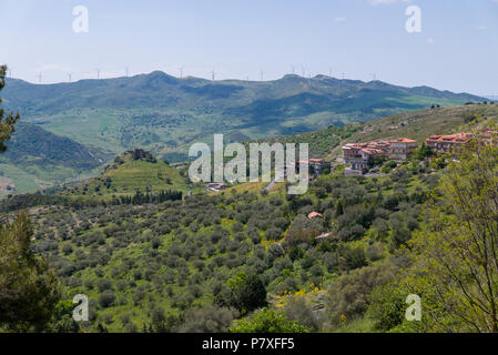 Troina ist eine Stadt, die ehemalige Bischofsstadt, Gemeinde (Gemeinde) und Latein der römisch-katholischen Kirche in der Provinz Ragusa, Sizilien, Italien. Es befindet sich im Verzeichnis Stockfoto