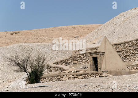 Grab des alten ägyptischen Handwerker, Sennedjem, in Deir el-Medina, der antiken ägyptischen Arbeiter in der Nähe des Tals der Könige, auf der West Bank des Nil Stockfoto