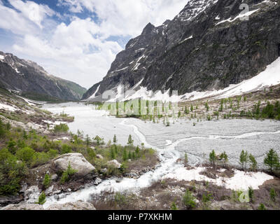 Schöne Tal im Parc National des Ecrins in den französischen Alpen der Haute Provence in der Nähe von pre de Madame Carle Stockfoto