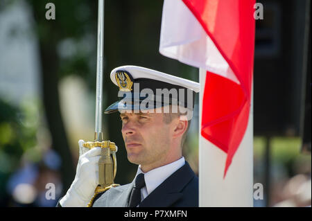 Polnische Marine Ehrengarde Einheit während der Feier des 100. Jahrestages der polnischen Marine in Gdynia, Polen. 24. Juni 2018 © wojciech Strozyk/Alamy Stockfoto