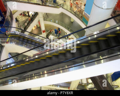 Ein Bild der Menschen an der Shopping Mall Stockfoto