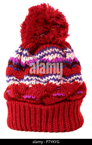 Rote Bommel Mütze oder Hut stricken gegen einen weißen Hintergrund. Stockfoto