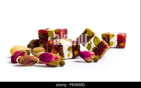 Arabische Süßigkeiten mit Pistazien und Rose Blume Stockfoto