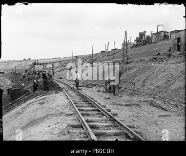 Deutsch: Beschreibung Aanleg van een kanaal Julianakanaal, Limburg Documenttype foto Vervaardiger Guermonprez gewesen, Paul Collectie Collectie Paul Guermonprez gewesen Datering 1934 t/m 1937 Inventarissen Http://archief.amsterdam/archief/10016 Afbeeldingsbestand 010016000095 erzeugt mit Dememorixer. 1934 t/m 1937 304 Paul Guermonprez gewesen, Afb 010016000095 Stockfoto