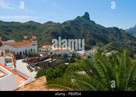 Blick über Tejeda und Roque Bentayga in der Mitte der Insel Gran Canaria, Kanarische Inseln, Spanien Stockfoto