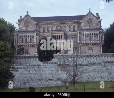 PALACIO DEL MARQUES DE COMILLAS. Autor: MARTORELL MONTELLS JOAN. Lage: PALACIO DE SOBRELLANO, Comillas, Kantabrien, Spanien. Stockfoto