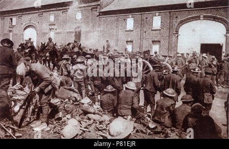 Alliierte Truppen nach Zurück zum Fluss Marne geschoben werden. Die 1918 Frühling beleidigend oder Kaiserschlacht (Kaiser's Battle), das auch als Ludendorff Offensive bekannt, war eine Reihe von deutschen Angriffe entlang der westlichen Front während des Ersten Weltkrieges, beginnend am 21. März 1918, die die tiefsten Vorschüsse, die von beiden Seiten seit 1914 gekennzeichnet. Die Deutschen hatten erkannt, dass ihre einzige Chance auf Sieg war der Verbündeten zu besiegen, bevor die überwältigende menschliche und matériel Ressourcen der Vereinigten Staaten vollständig eingesetzt werden könnten. Stockfoto