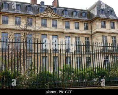 Äußere des Picasso Museums so bald aus dem léonor Fini Garten, Paris, Frankreich. Stockfoto