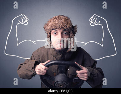 Junger Mann mit schwarzen Lenkrad mit muscly Arme neben ihm gezeichnet Stockfoto