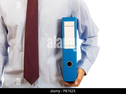 Business Füllung arbeiten. Manager Holding eine Mappe Ordner mit leeren Label auf weißem Hintergrund, Freistellungspfad Stockfoto